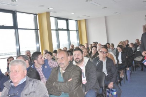 Primarul Mangaliei a discutat cu agenţii economici despre relansarea turismului